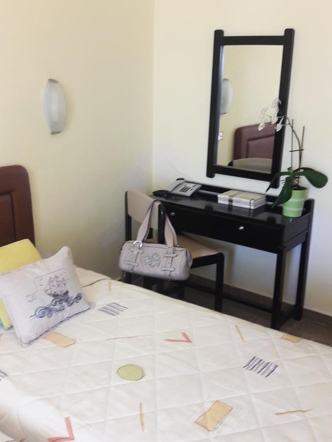 Hotel Florakis Livanátai Dış mekan fotoğraf